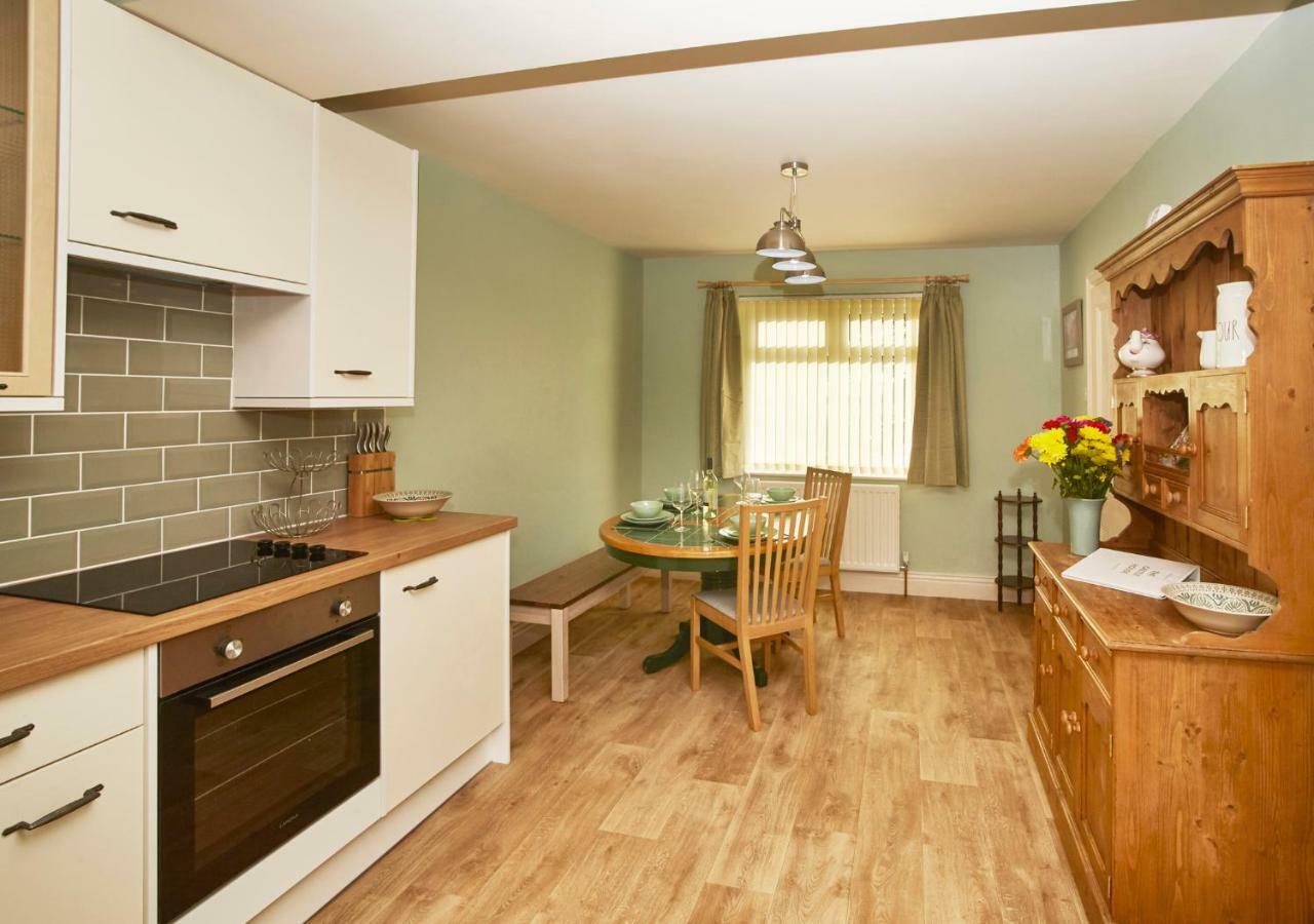 The Castle House Villa Whitby Ngoại thất bức ảnh
